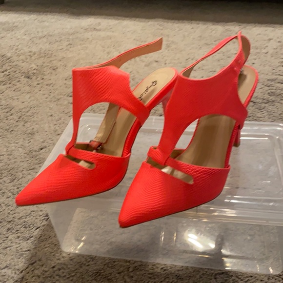 High heels shoes - Picture 1 of 3